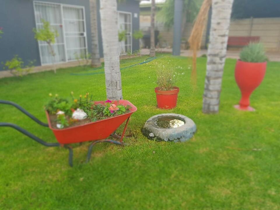 Tehillah Guesthouse Upington Exteriör bild
