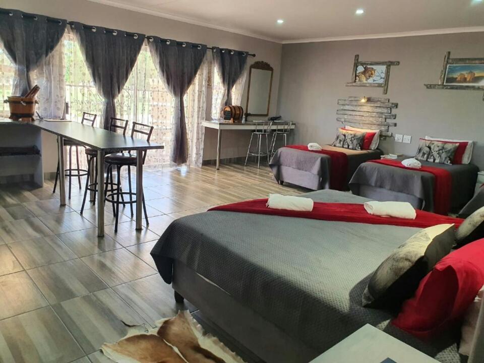 Tehillah Guesthouse Upington Exteriör bild