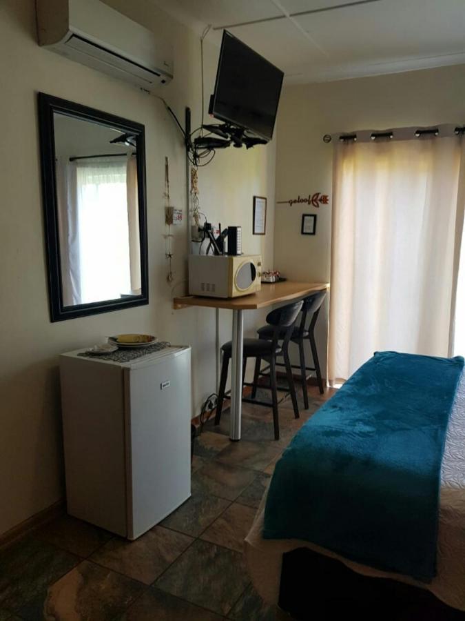 Tehillah Guesthouse Upington Exteriör bild