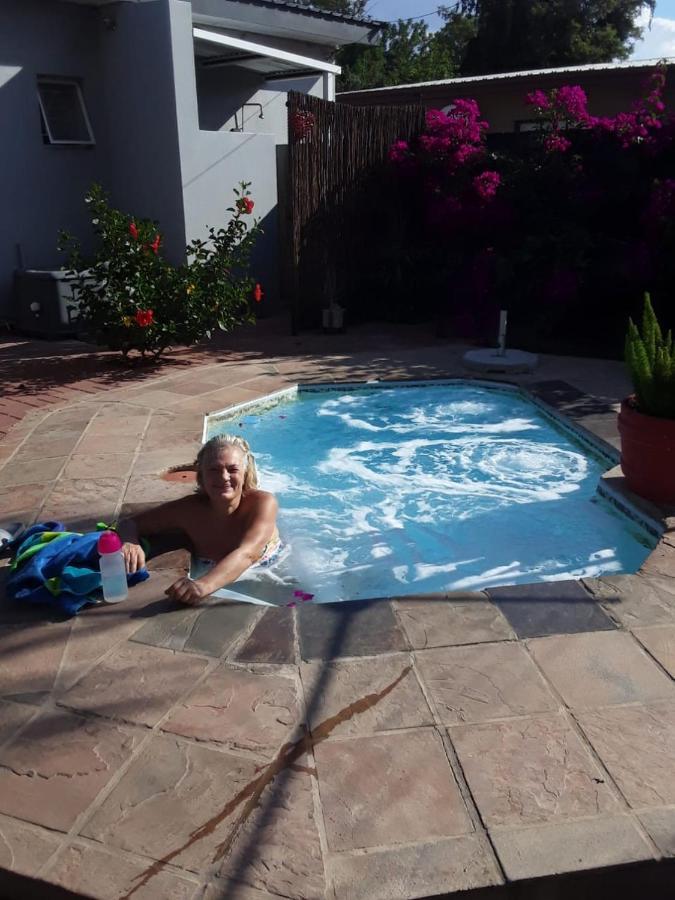 Tehillah Guesthouse Upington Exteriör bild