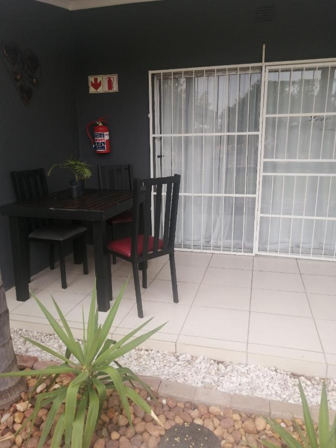 Tehillah Guesthouse Upington Exteriör bild