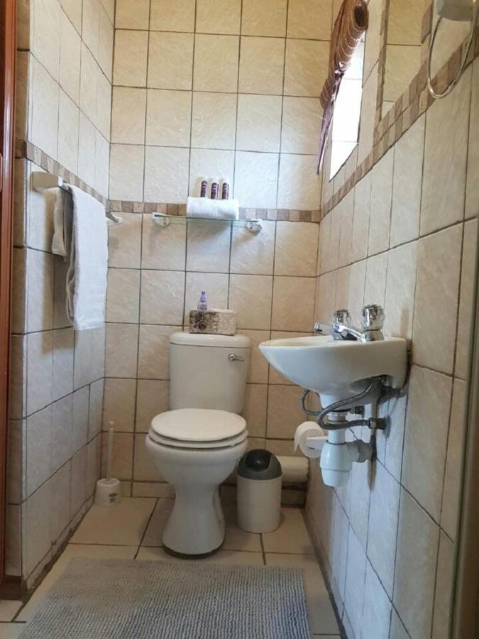 Tehillah Guesthouse Upington Exteriör bild
