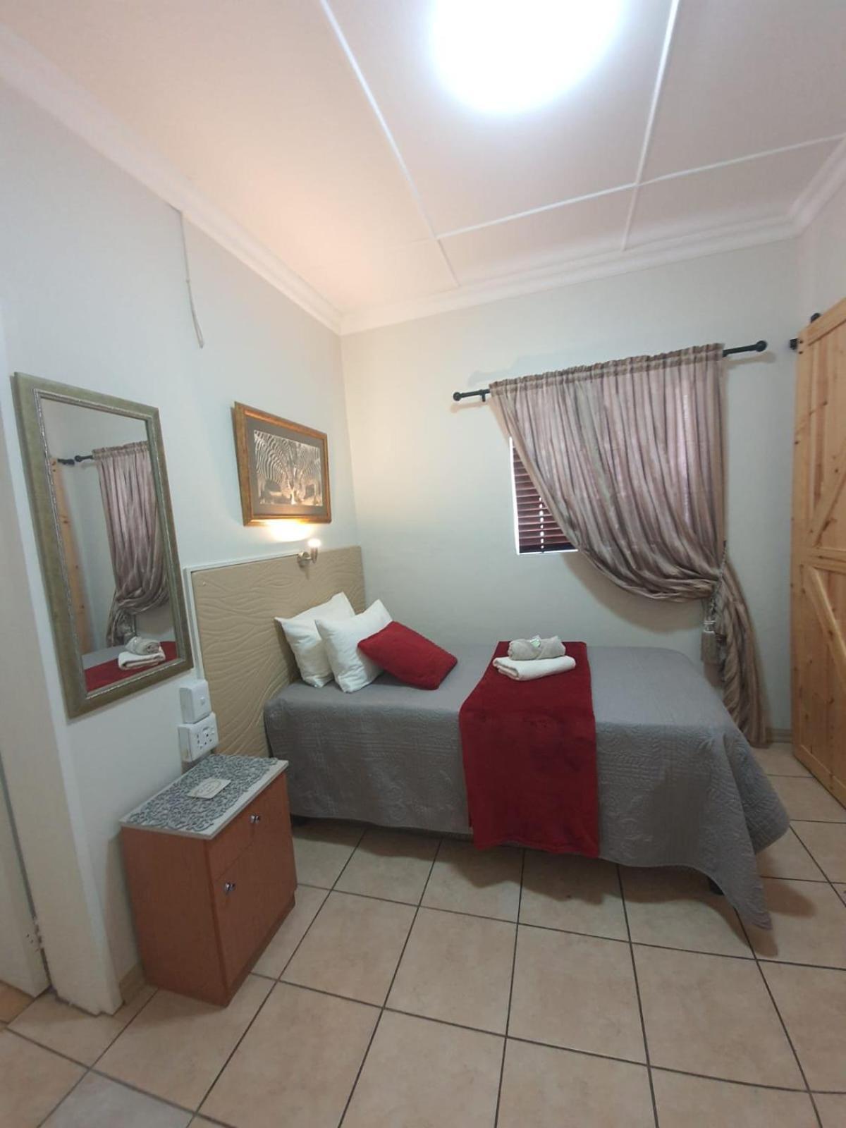 Tehillah Guesthouse Upington Exteriör bild